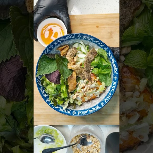 Quick and easy grilled salmon vermicelli with crispy salmon skin! #vietnamesecuisine #homecooking
